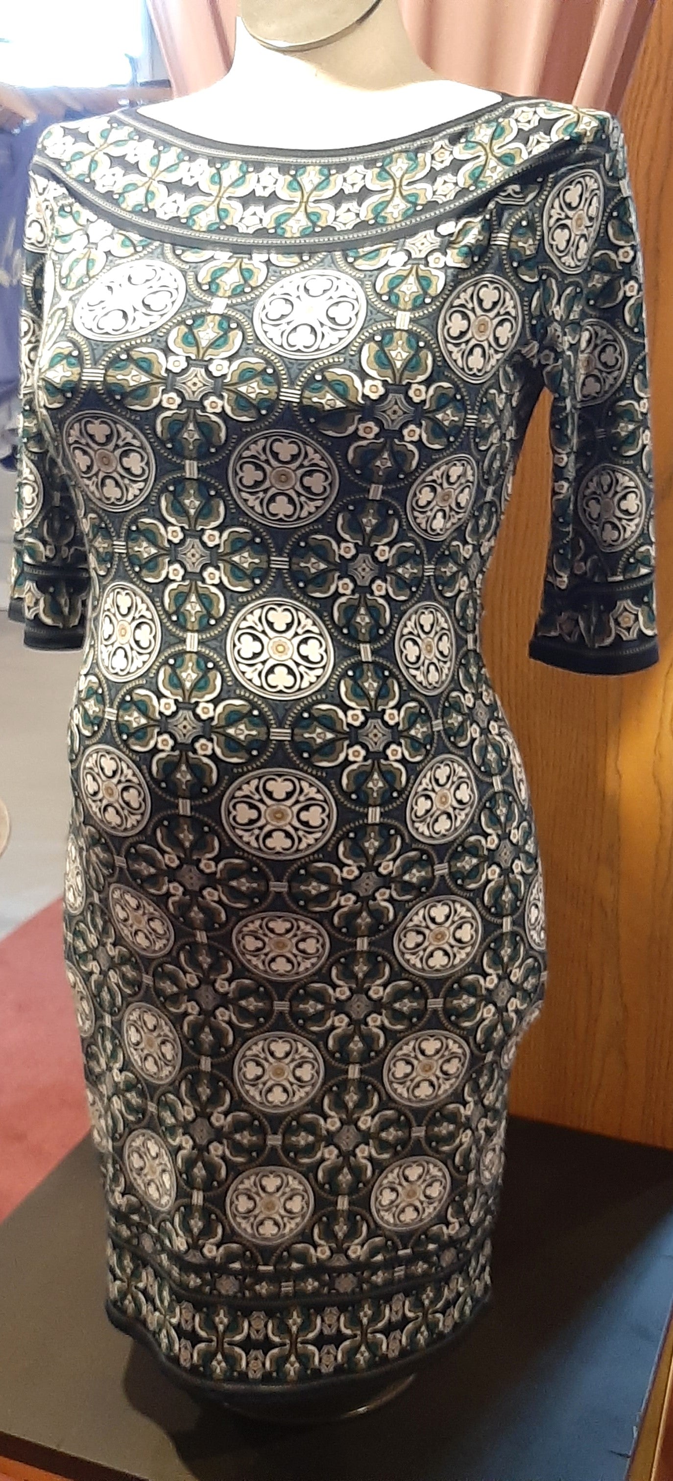 Flowy shift style mini dress, Blue green circles