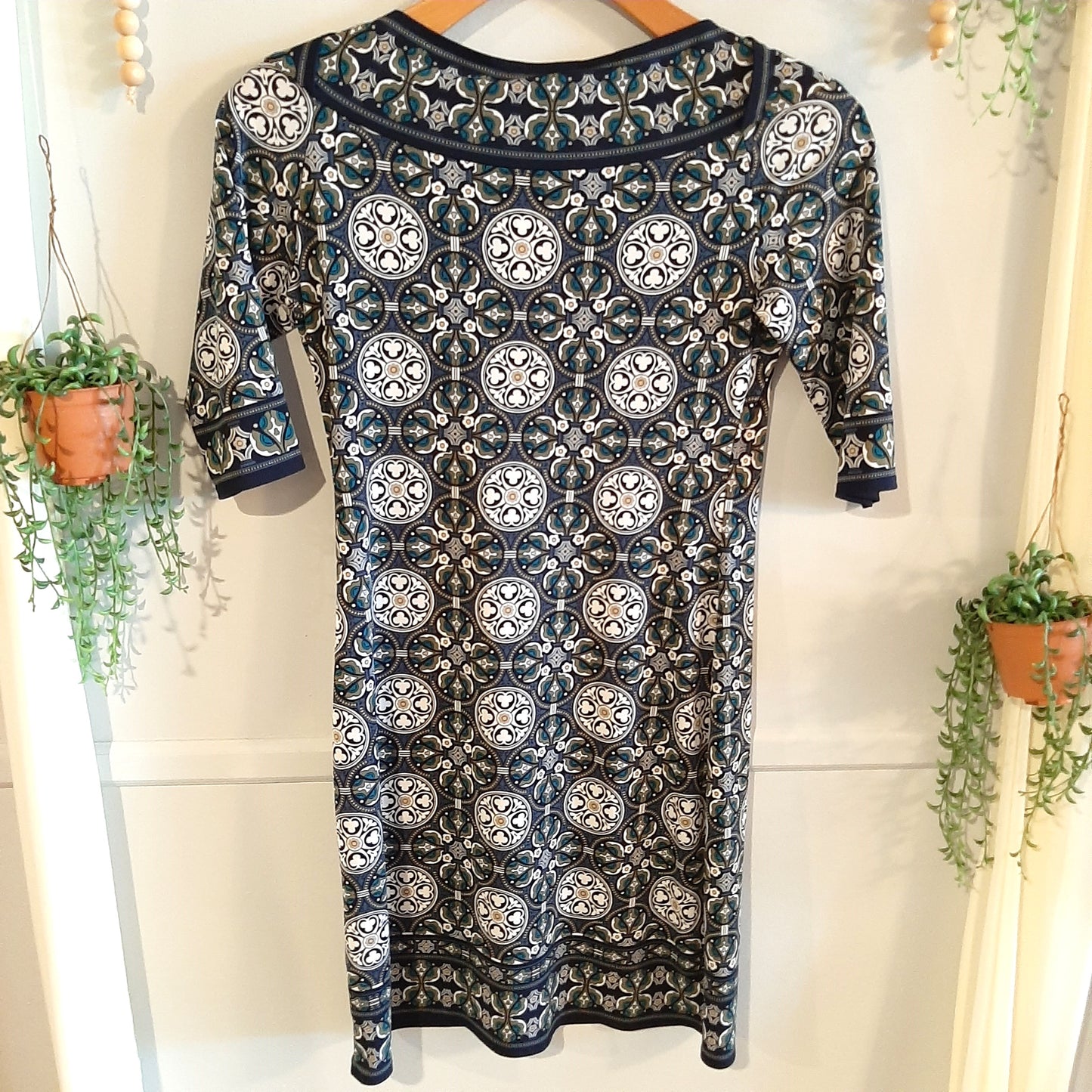 Flowy shift style mini dress, Blue green circles