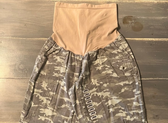 Full panel 28" capris cargo pants, Multi
