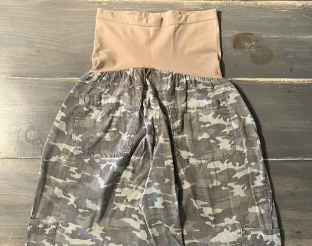 Full panel 28" capris cargo pants, Multi
