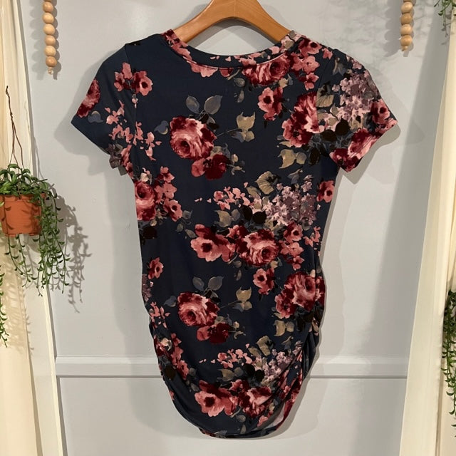 Essential fitted extra soft SS v-neck tee, Blue dots