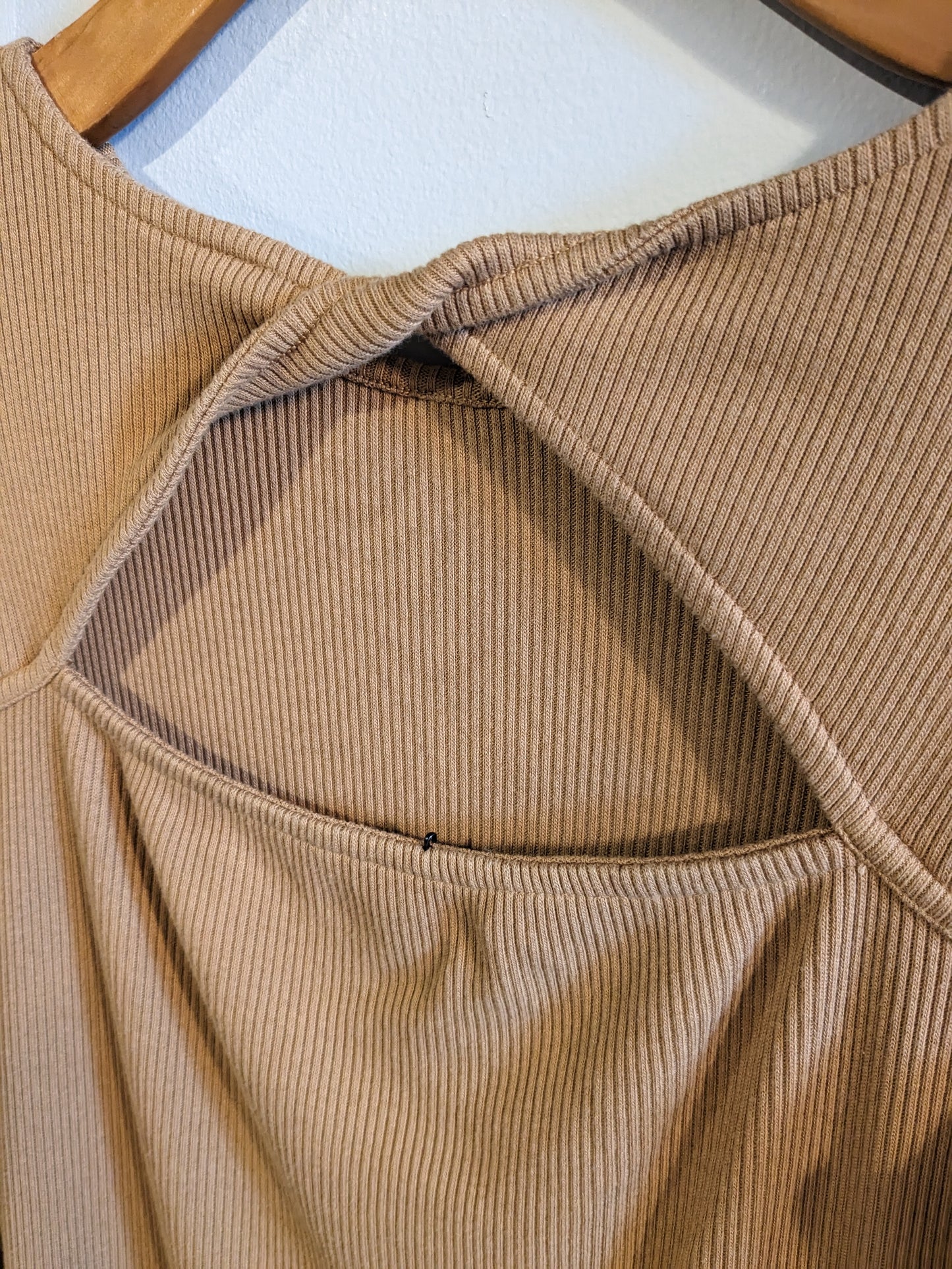 Rear cutout fitted LS mini dress, Caramel