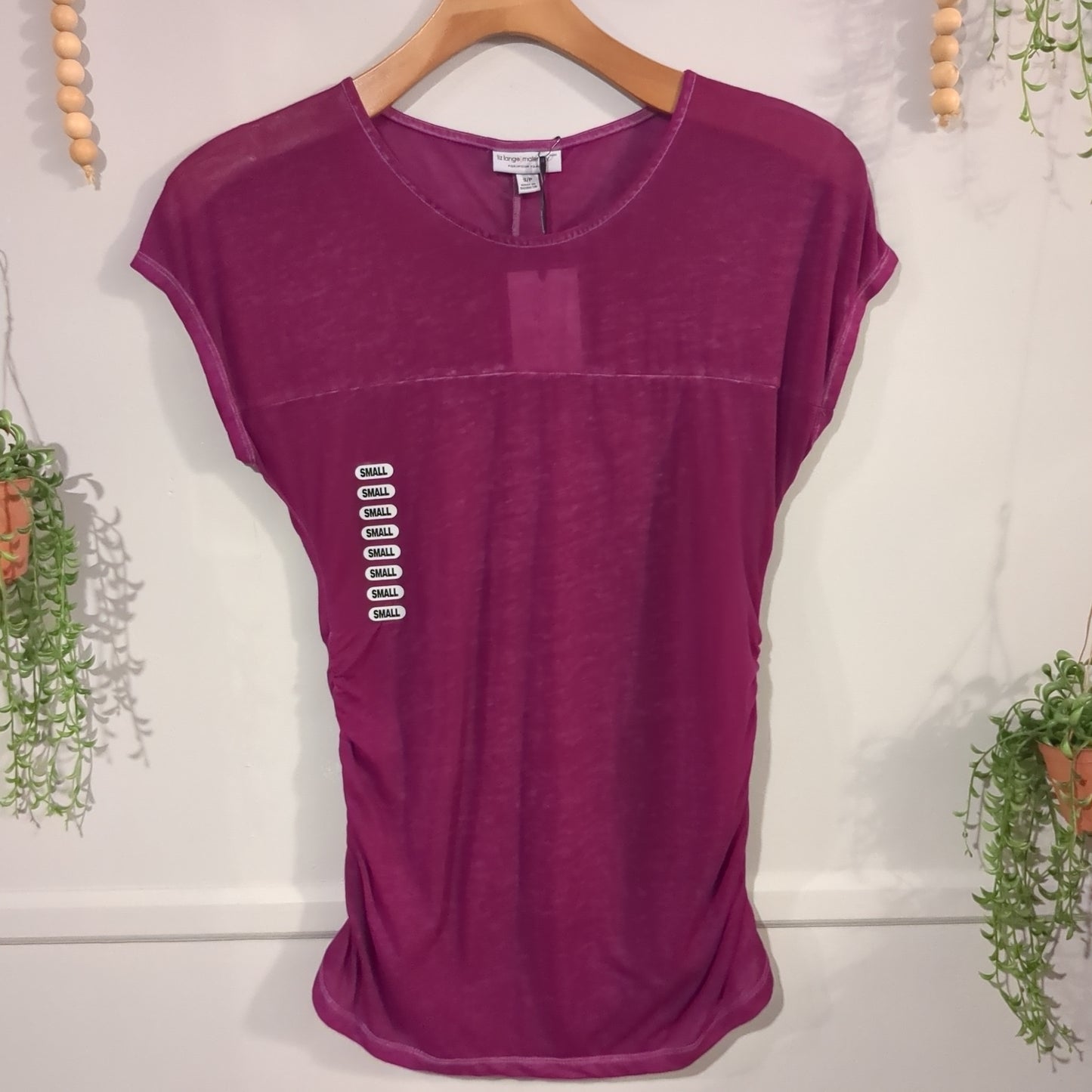 Essential fitted scoop neck sheer SS tee, Fuchsia