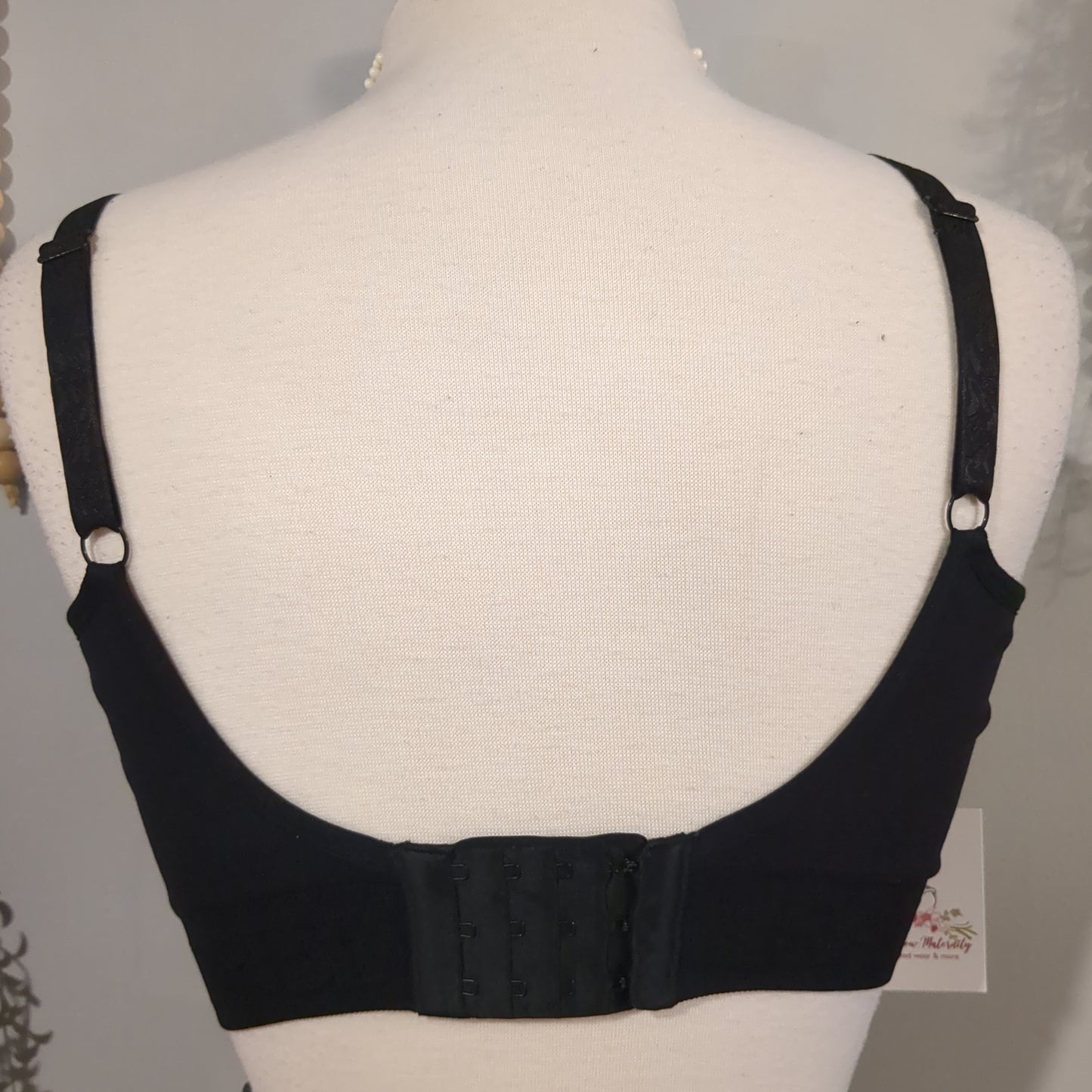 Dual layer clasp strap nursing + pumping bra, Black