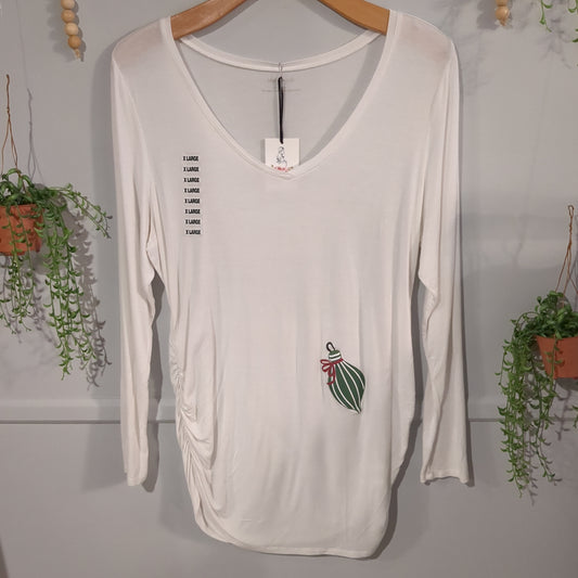 Ornament decal extra-long fitted v-neck LS tee, White