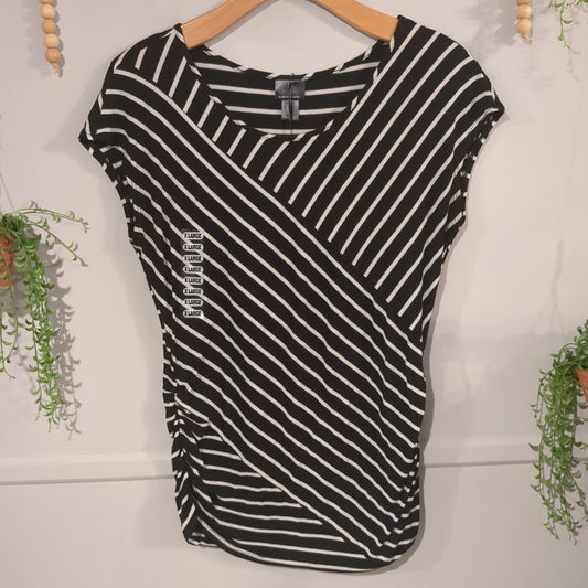 Classic fitted round neck SS tee, Black stripes