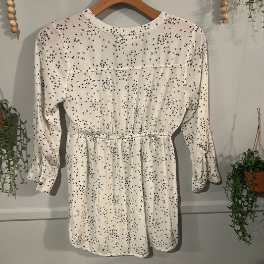 Cinched waist quarter button LS blouse, White florals