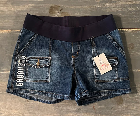 Under-belly panel 3.5" denim shorts, Medium wash