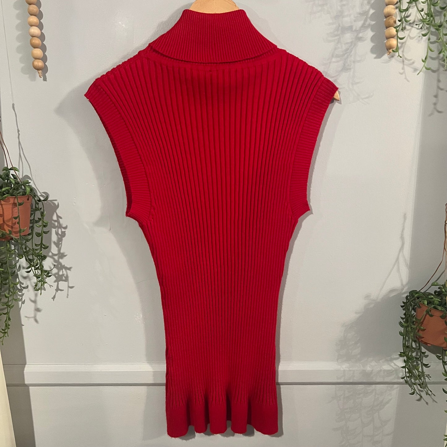 Ribbed knit fitted turtleneck tank, Red