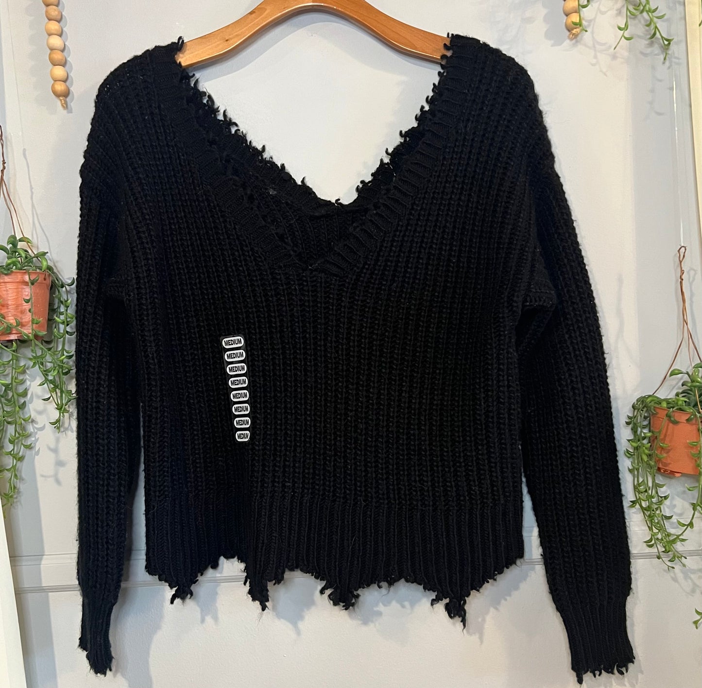 Fringe trim cropped cable knit LS sweater, Black
