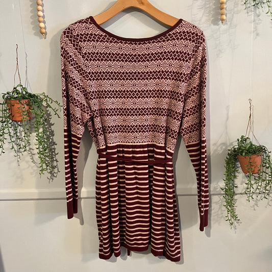 Cozy knit belted scoop neck LS tunic, Maroon