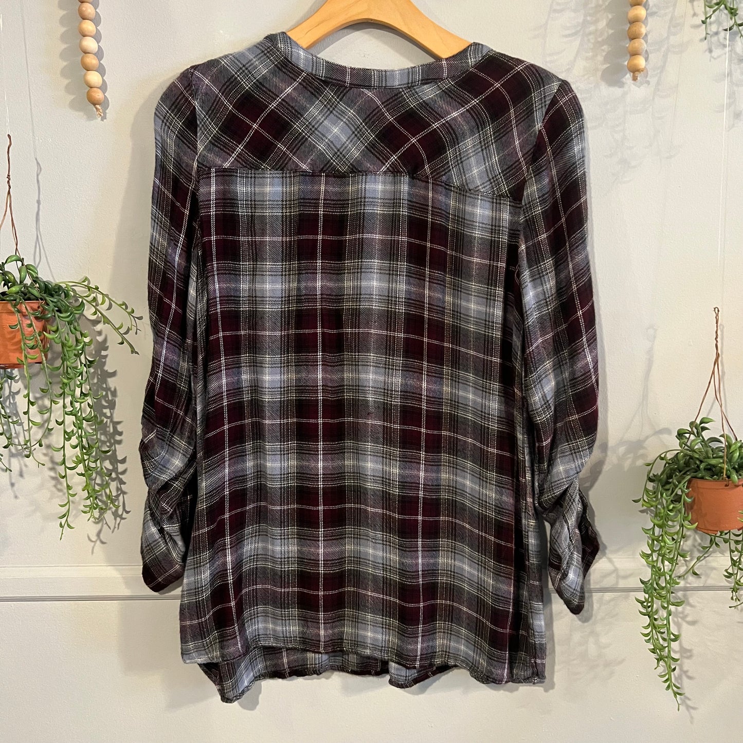 Flannel laced v-neck 3/4 blouse, Maroon