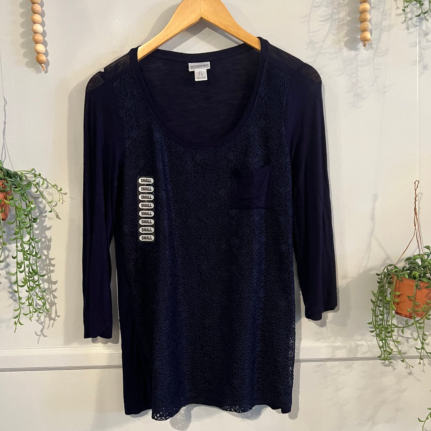 Crocheted round neck LS tee with pocket, Navy