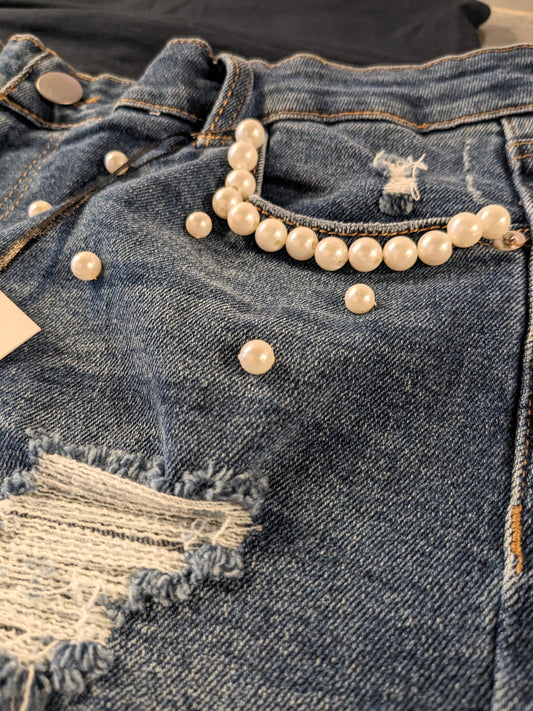 Pearls embellished full panel 4.5" denim shorts, Medium wash *brand new*
