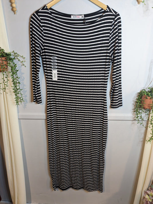 Fitted 3/4 slit hem midi dress, Black stripes