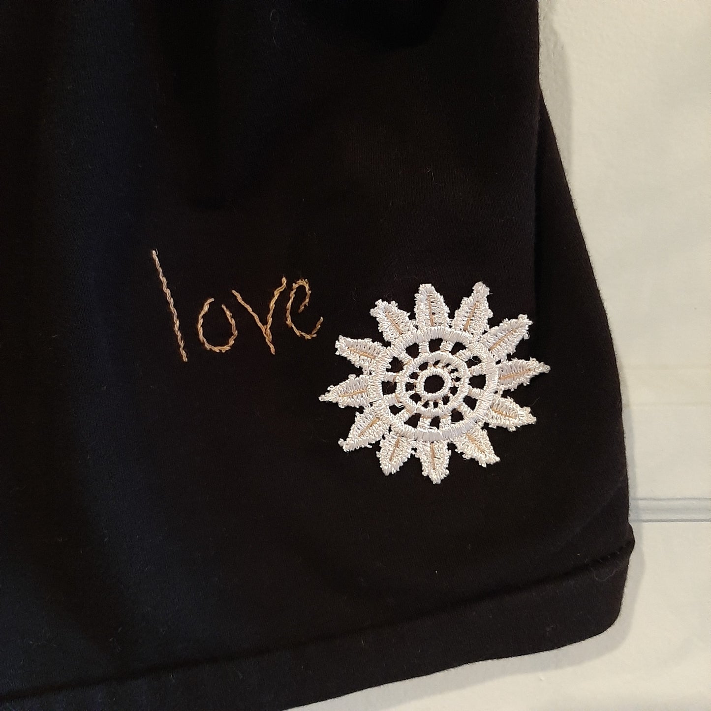 'Love sun' embroidered essential tank, Black