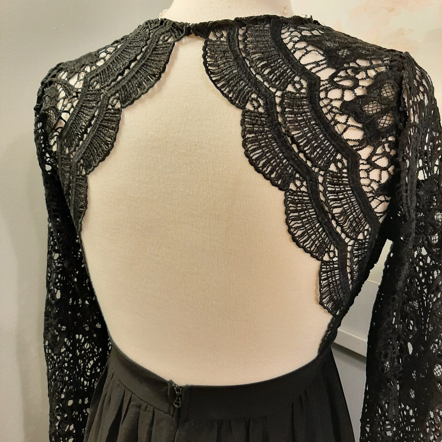 Bare Back Lace in Black