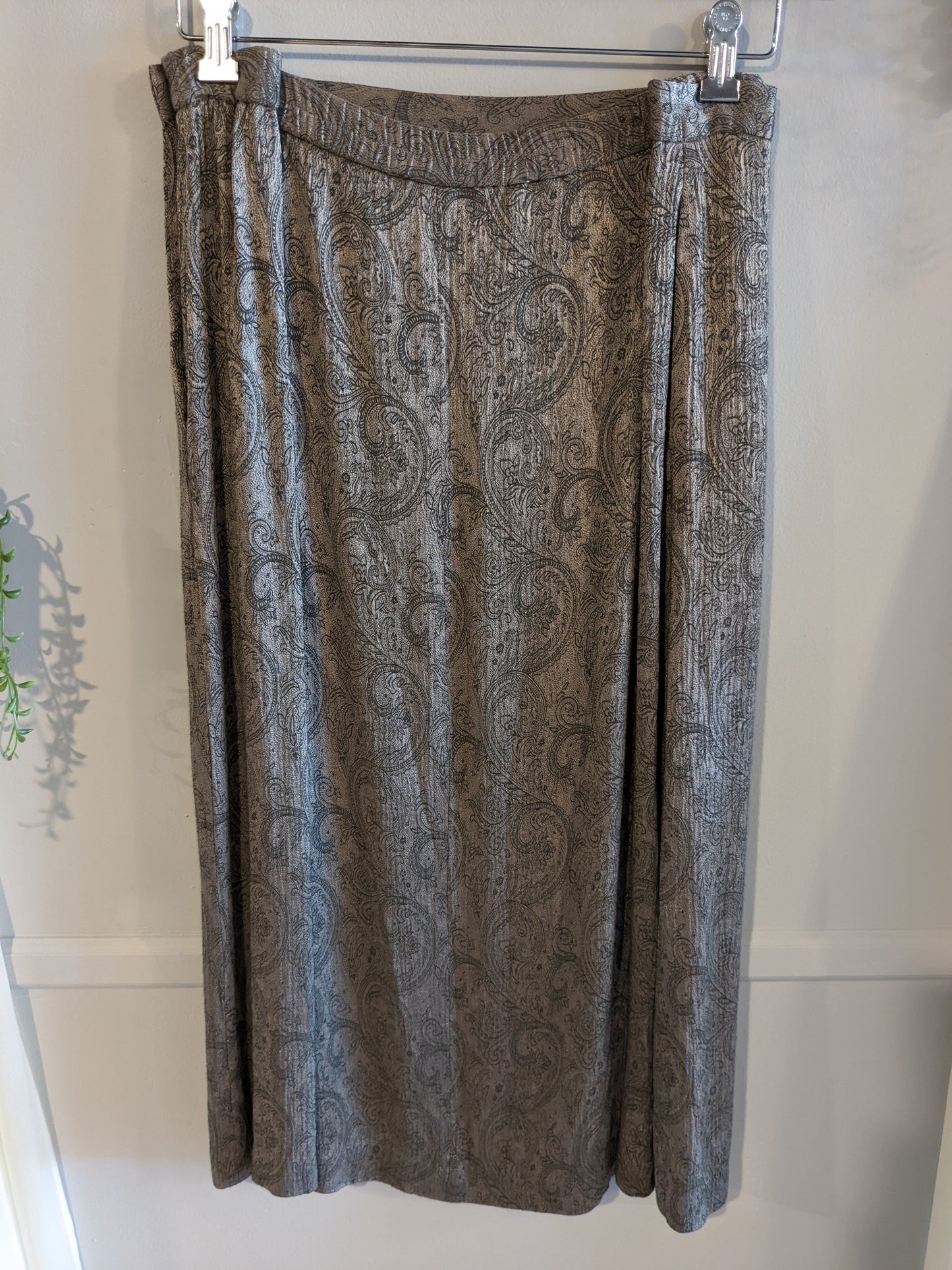 Pleated high-waisted 31" midi skirt, Bronze paisley