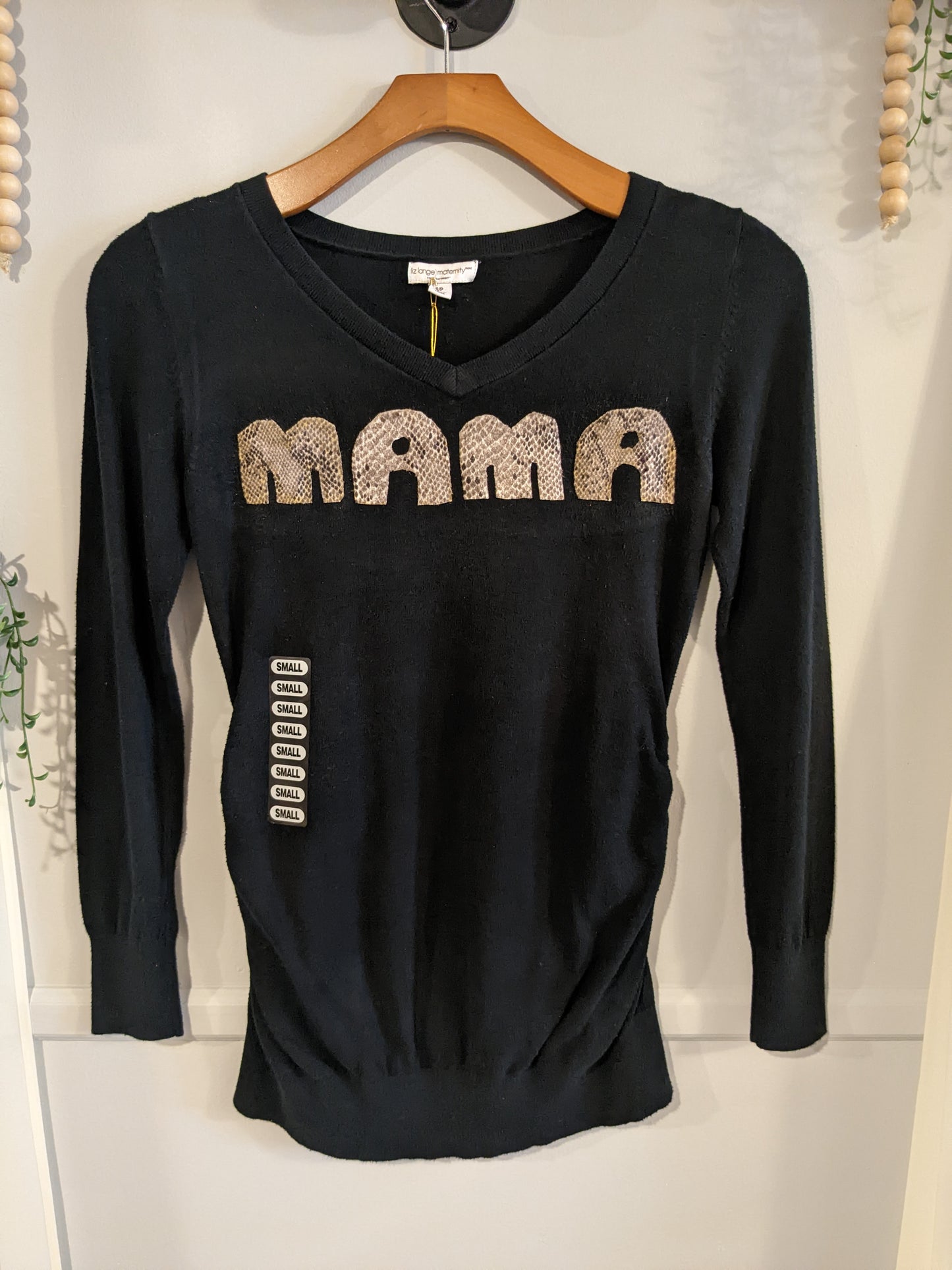'MAMA' graphic v-neck LS sweater, Black