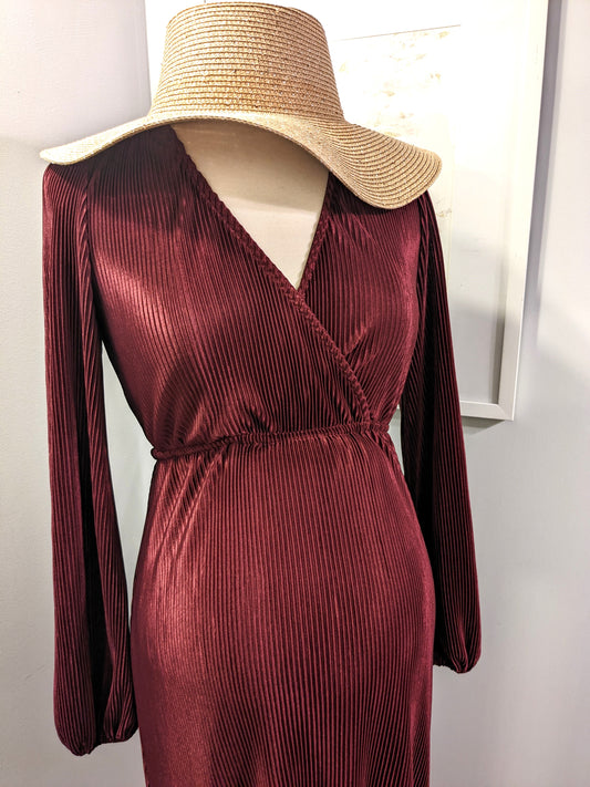Mesmerizing in Mulberry Pleats