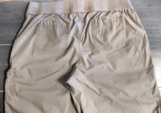 Casual under-belly panel 11" cuffed hem shorts, Sand