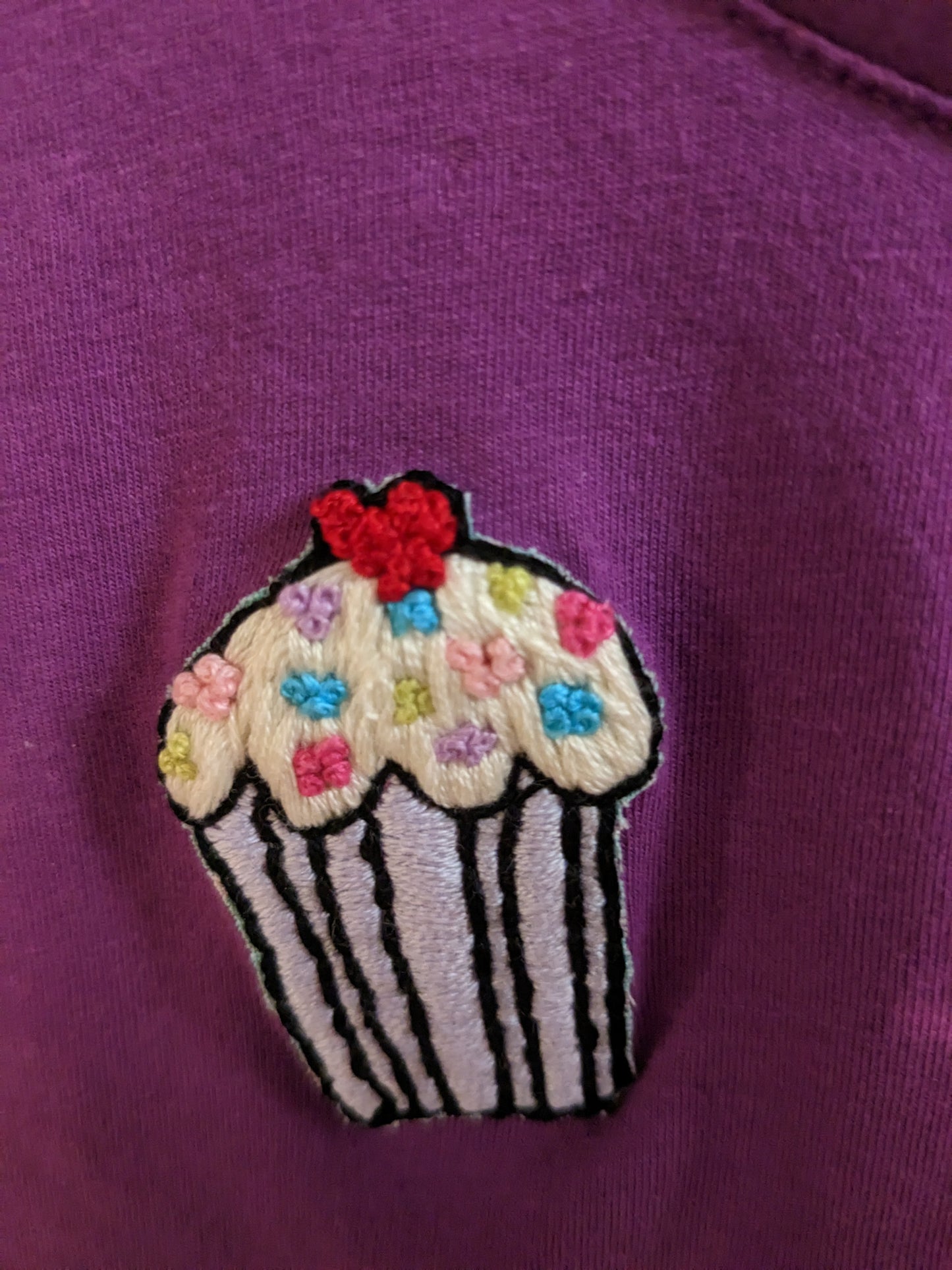 Cupcake embroidered essential tank, Grape