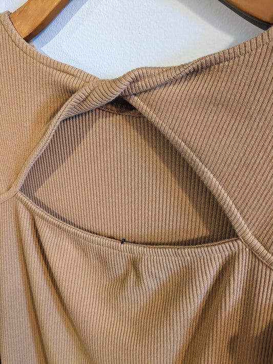 Rear cutout fitted LS mini dress, Caramel